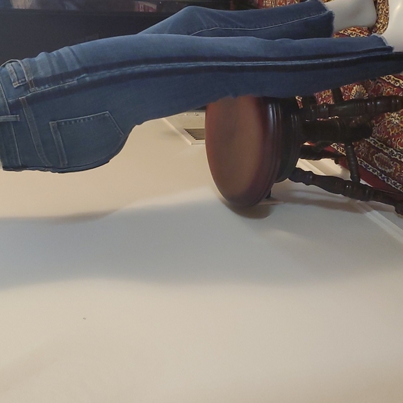 LOGO by Lori Goldstein straight leg jeans - Picture 13 of 16